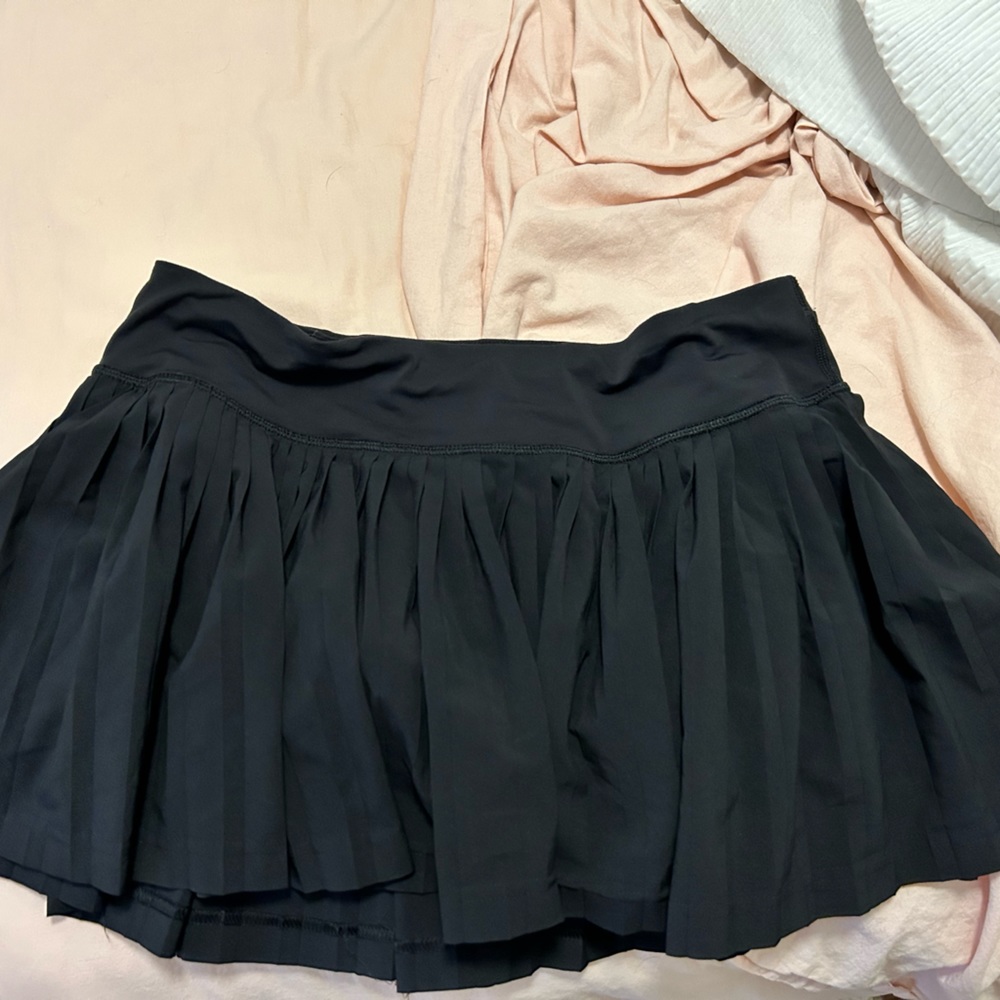 Lululemon black flowy skirt